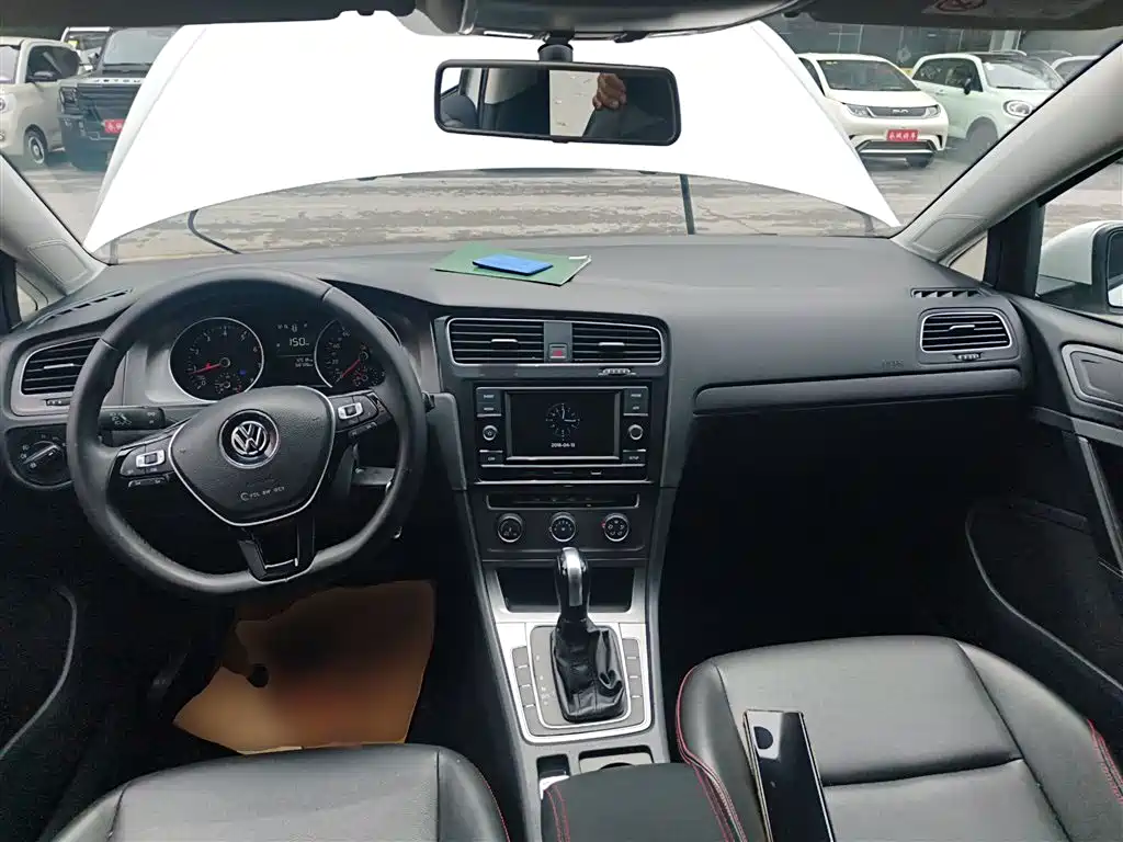 Volkswagen Golf 2016 1.6L Automatic Fashion фото 10