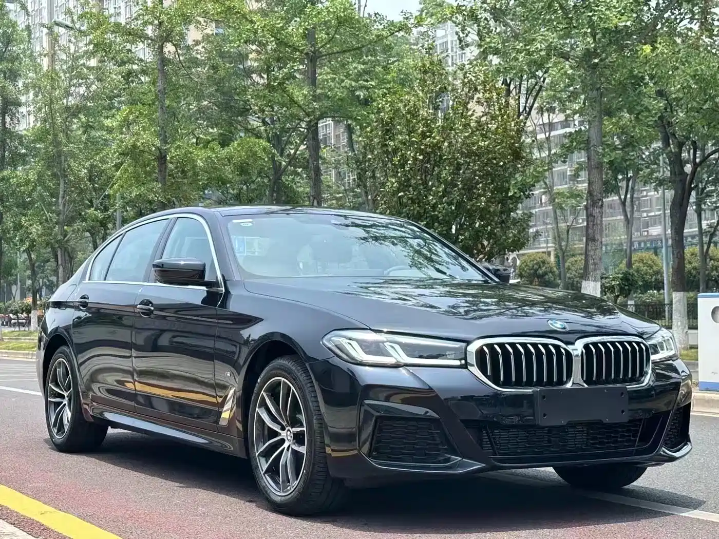 BMW 5 Series 2022 525Li M Sport Package фото 3