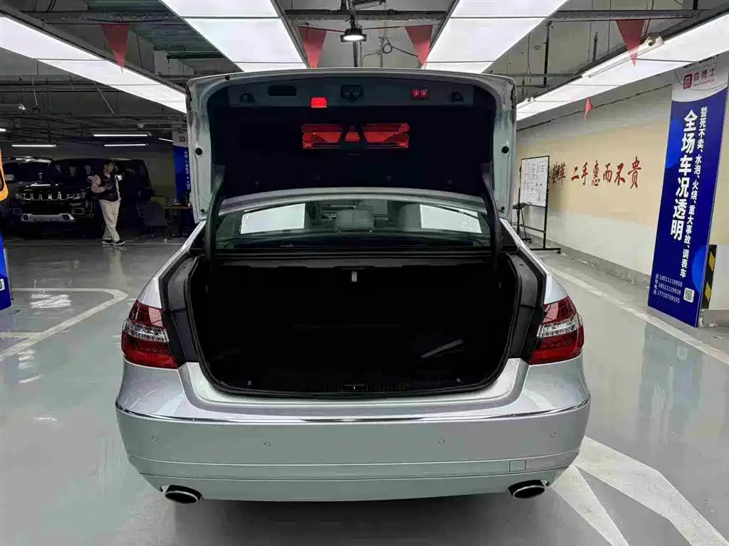 Mercedes-Benz E-Class 2010 E 300 L Fashion фото 10