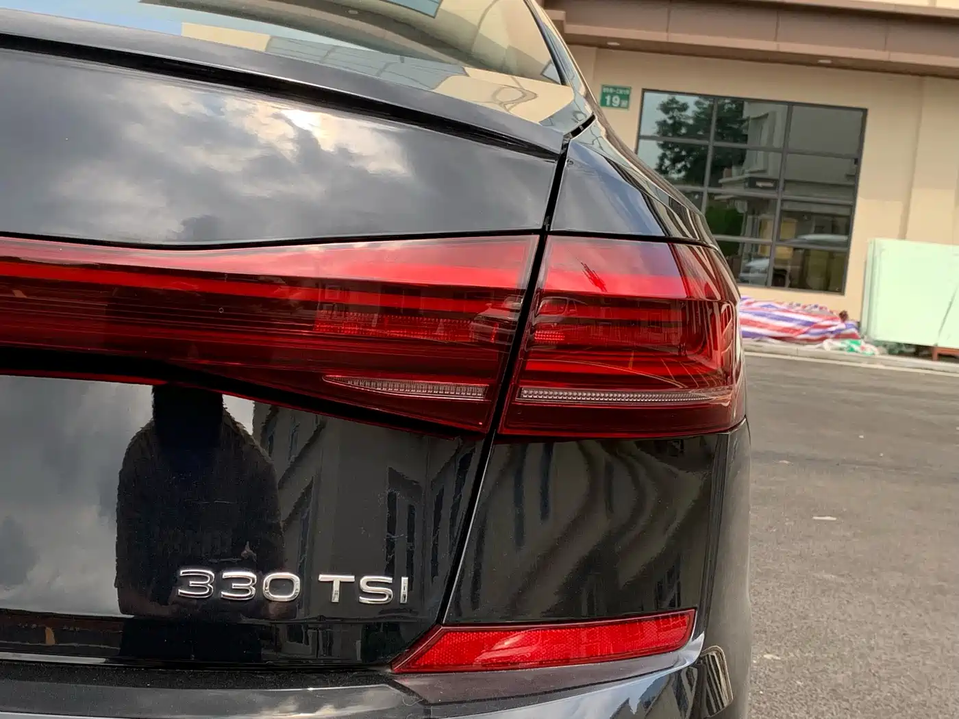 Volkswagen Passat 2023 330TSI Starlight Luxury Edition фото 11