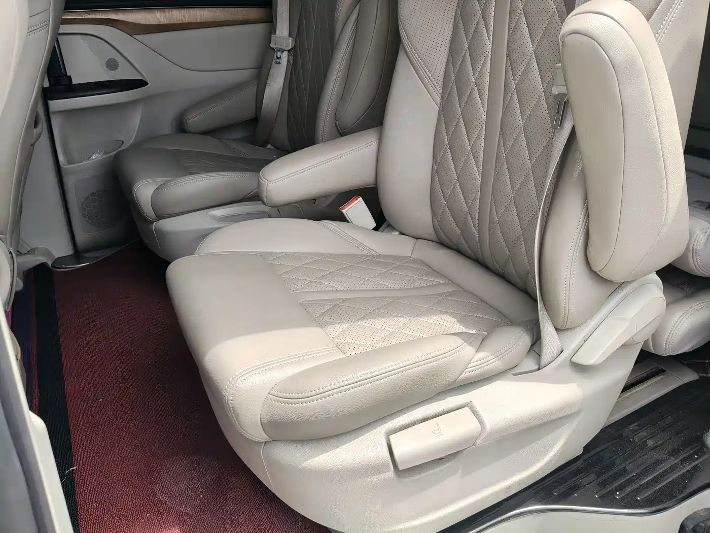 Buick GL8 2018 ES 28T Comfort Type China VI фото 8