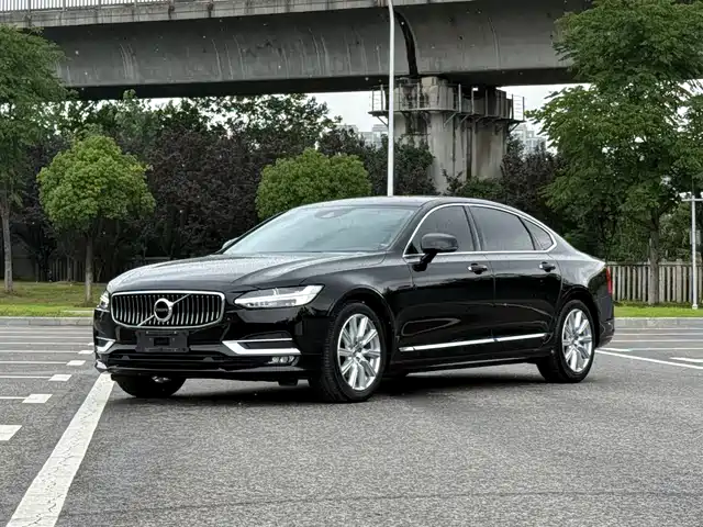 Volvo Volvo S90 2020 T5 Momentum Luxury Edition