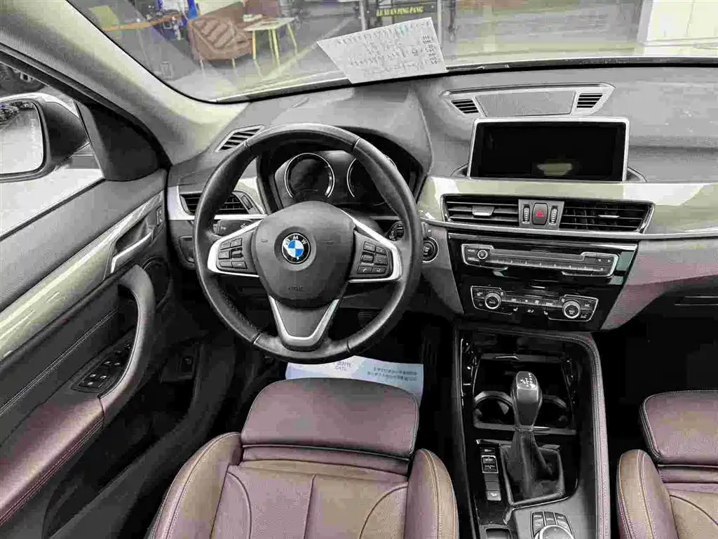 BMW X1 2019 xDrive20Li Premium Model фото 5