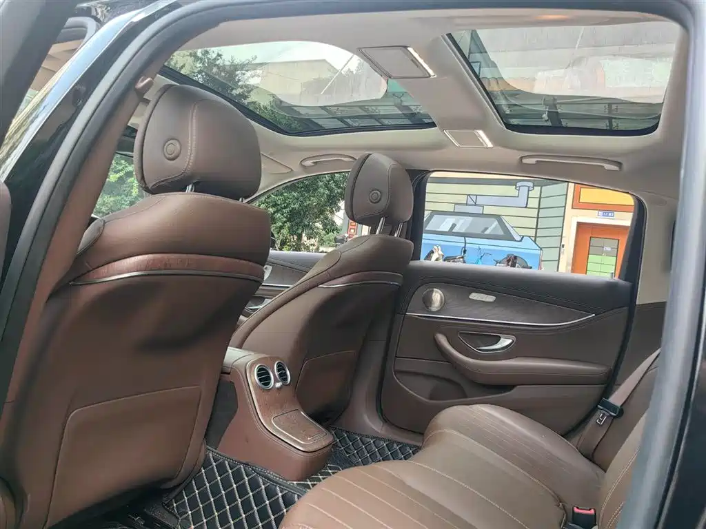 Mercedes-Benz E-Class 2023 E 300 L Fashion фото 14