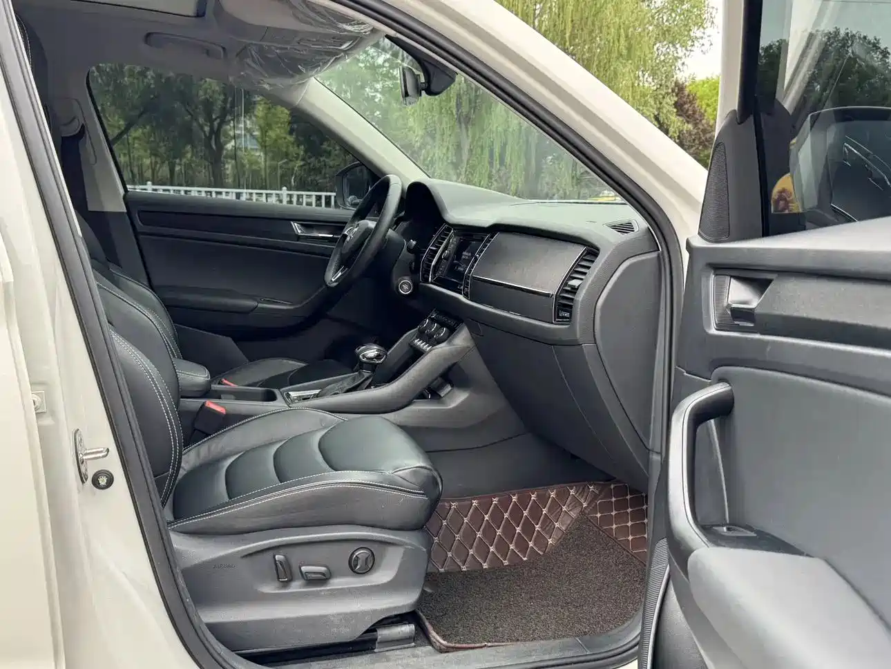 Škoda Kodiaq 2019 Facelift TSI330 7-Seater 2WD Luxury Premium Edition China V фото 12
