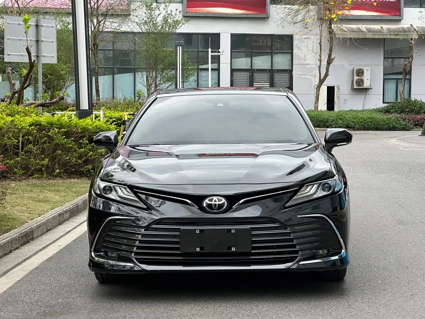 Toyota Camry 2021 2.5G Luxury Edition фото 2