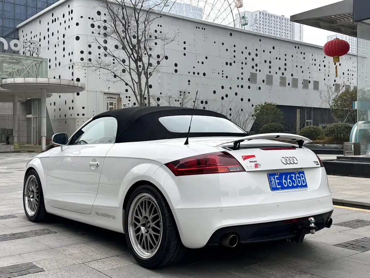 Audi TTS 2011 Model TTS Roadster 2.0TFSI quattro фото 6