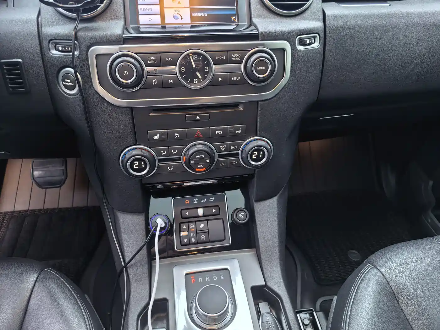 Land Rover Discovery 2016 3.0 SC V6 HSE фото 14