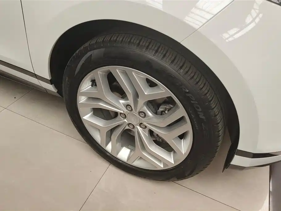 Land Rover Range Rover Evoque 2023 Range Rover Evoque L 200PS Elite Edition фото 6