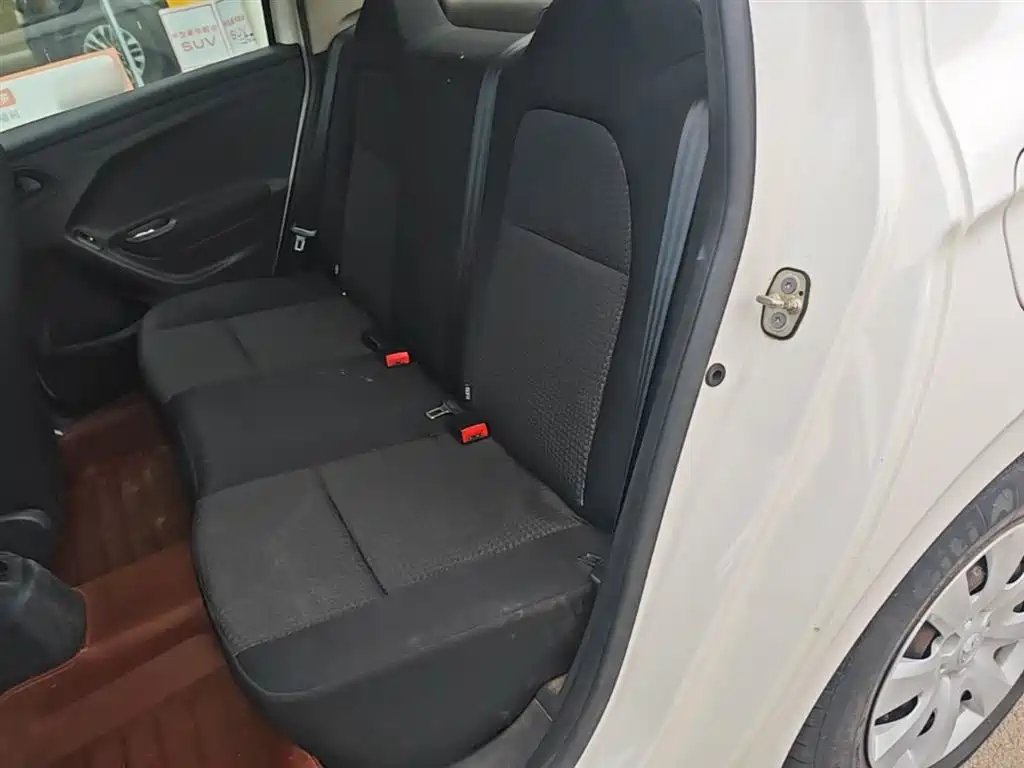 Peugeot 301 2014 1.6L Manual Comfort Edition фото 17