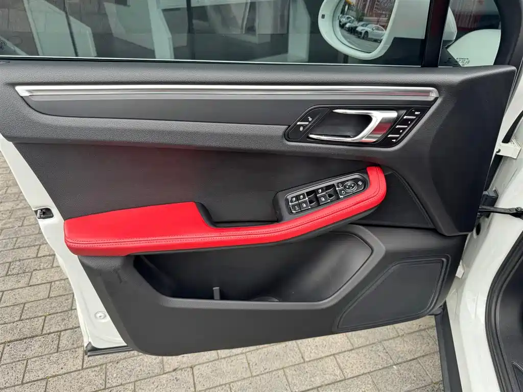 Porsche Macan 2017 Macan 2.0T фото 6