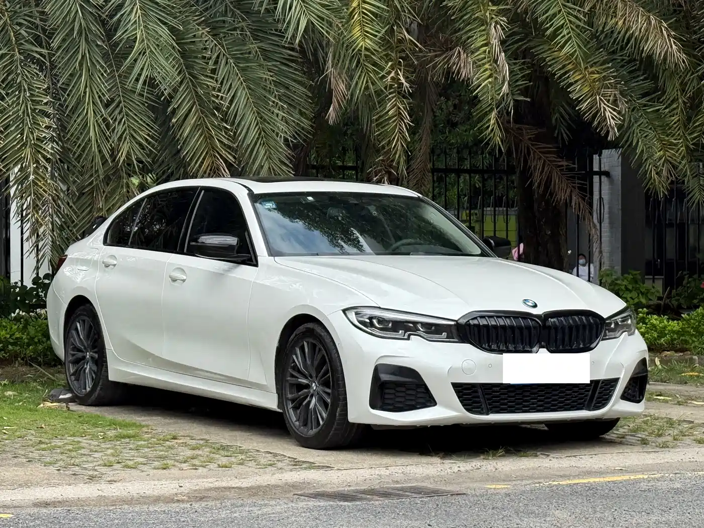 BMW 3 Series 2020 325Li M Sport Black Night Package фото 3
