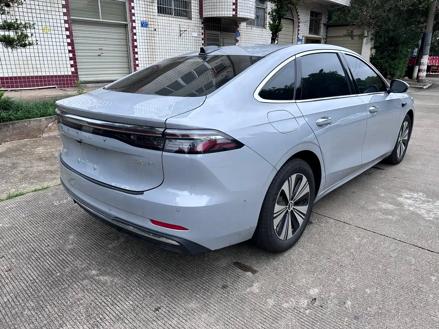 Geely Galaxy Galaxy A7 2025 EM-i 70km Luxury Edition фото 13