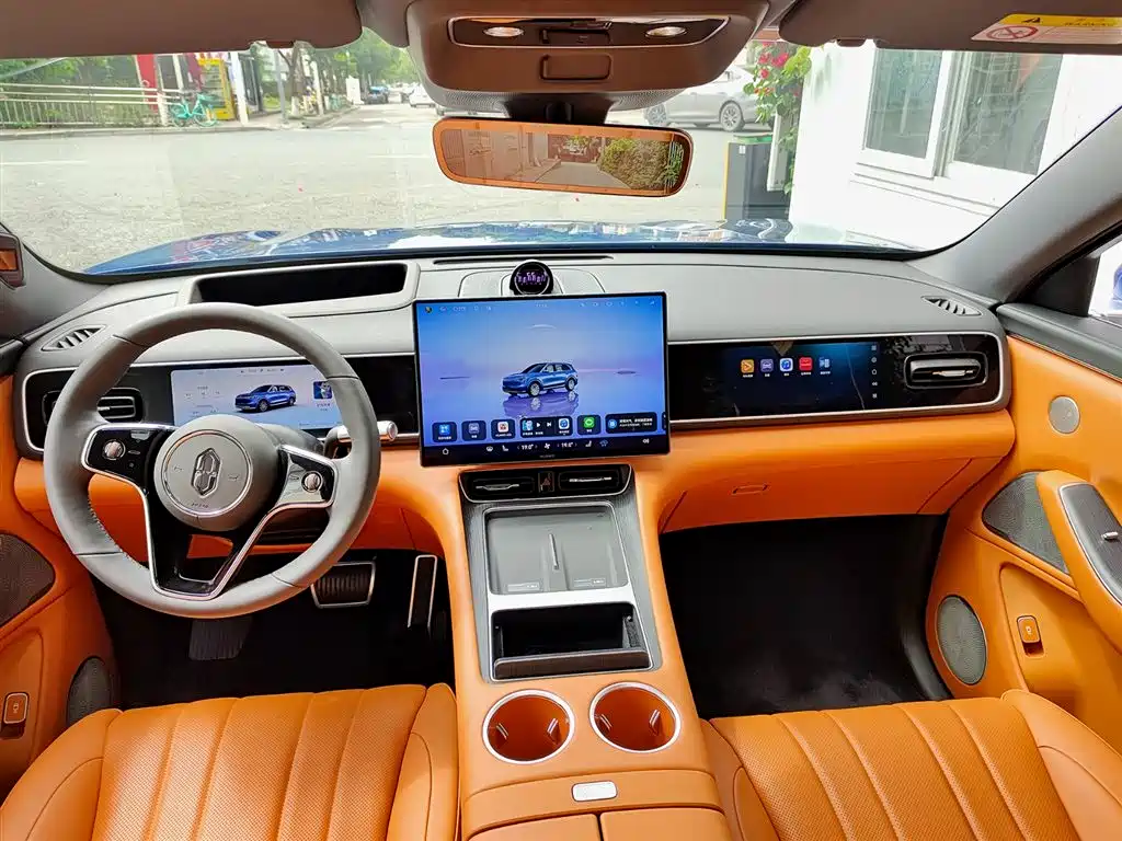 AITO Wenjie AITO M7 2026 Extended Range Base Model 6-Seater фото 10