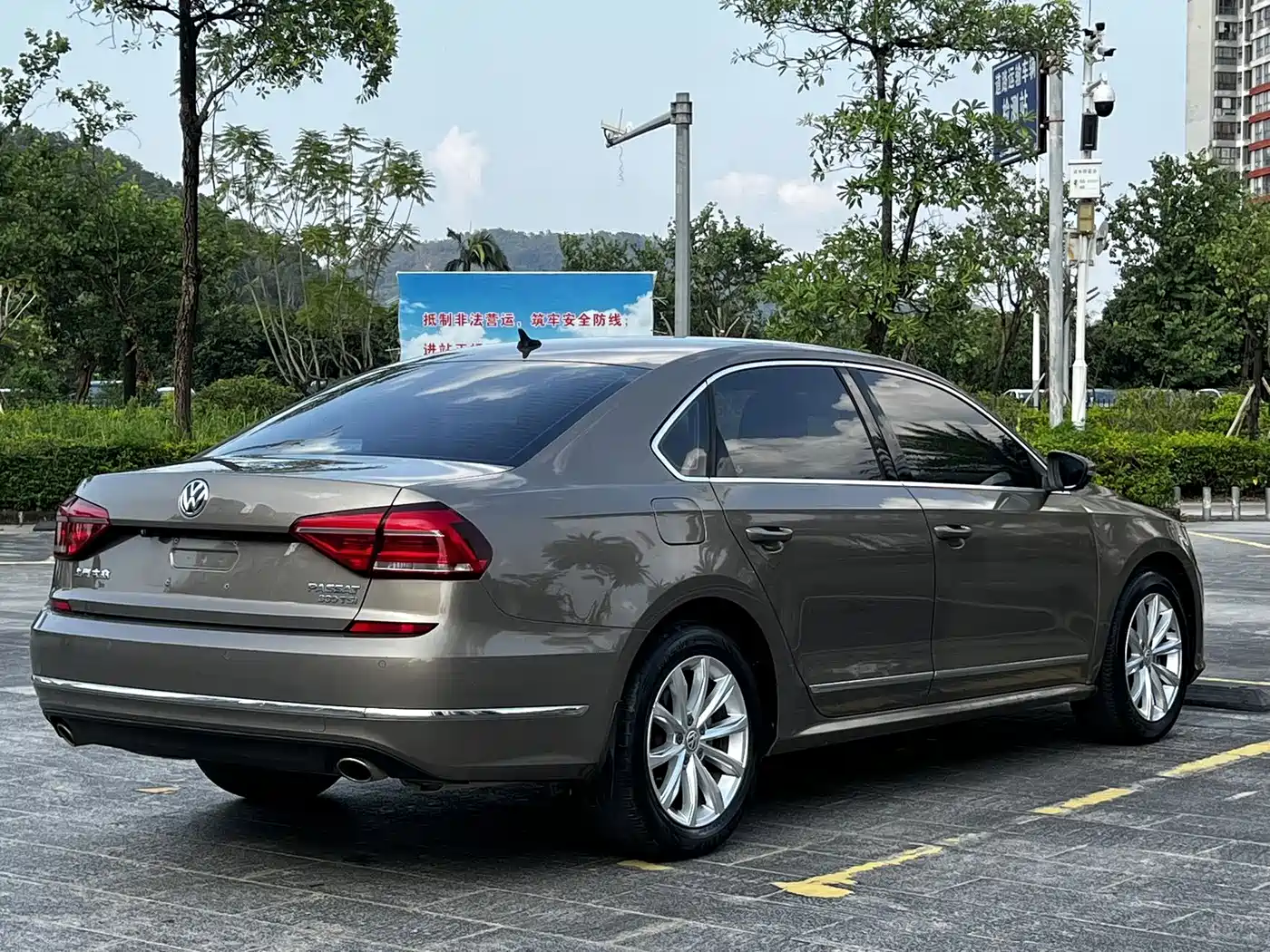 Фото 7 - Volkswagen Passat