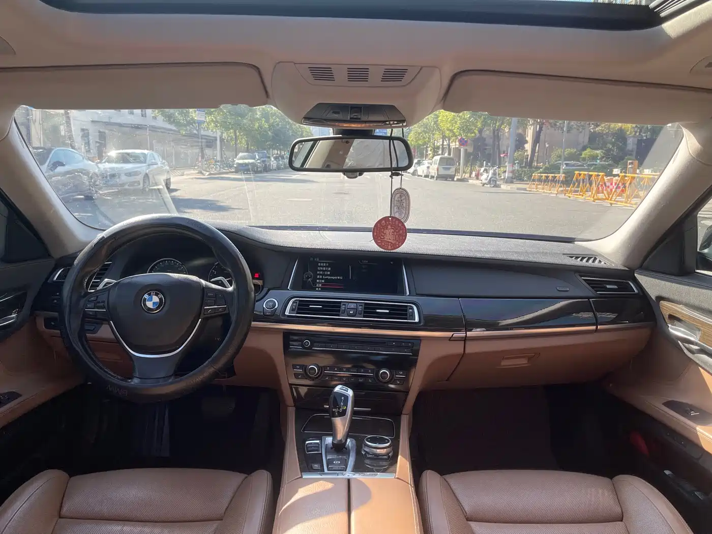 BMW 7 Series 2013 Model 740Li Leading фото 10