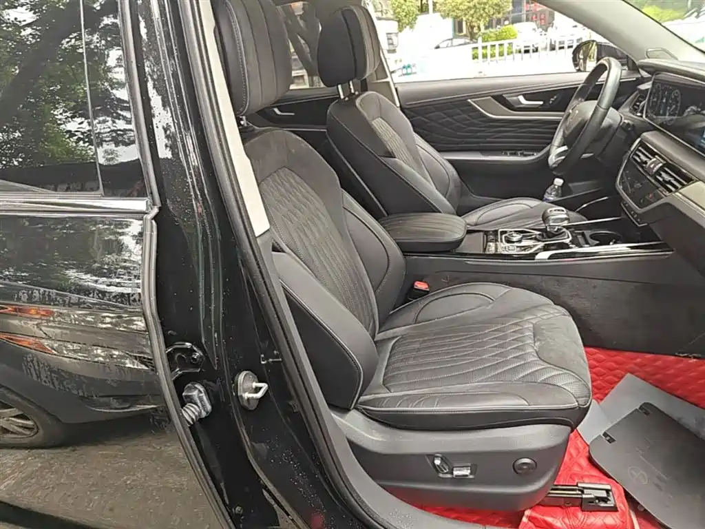 Hongqi HS5 2022 Facelift 2.0T Smart Flag Enjoyment Edition фото 25
