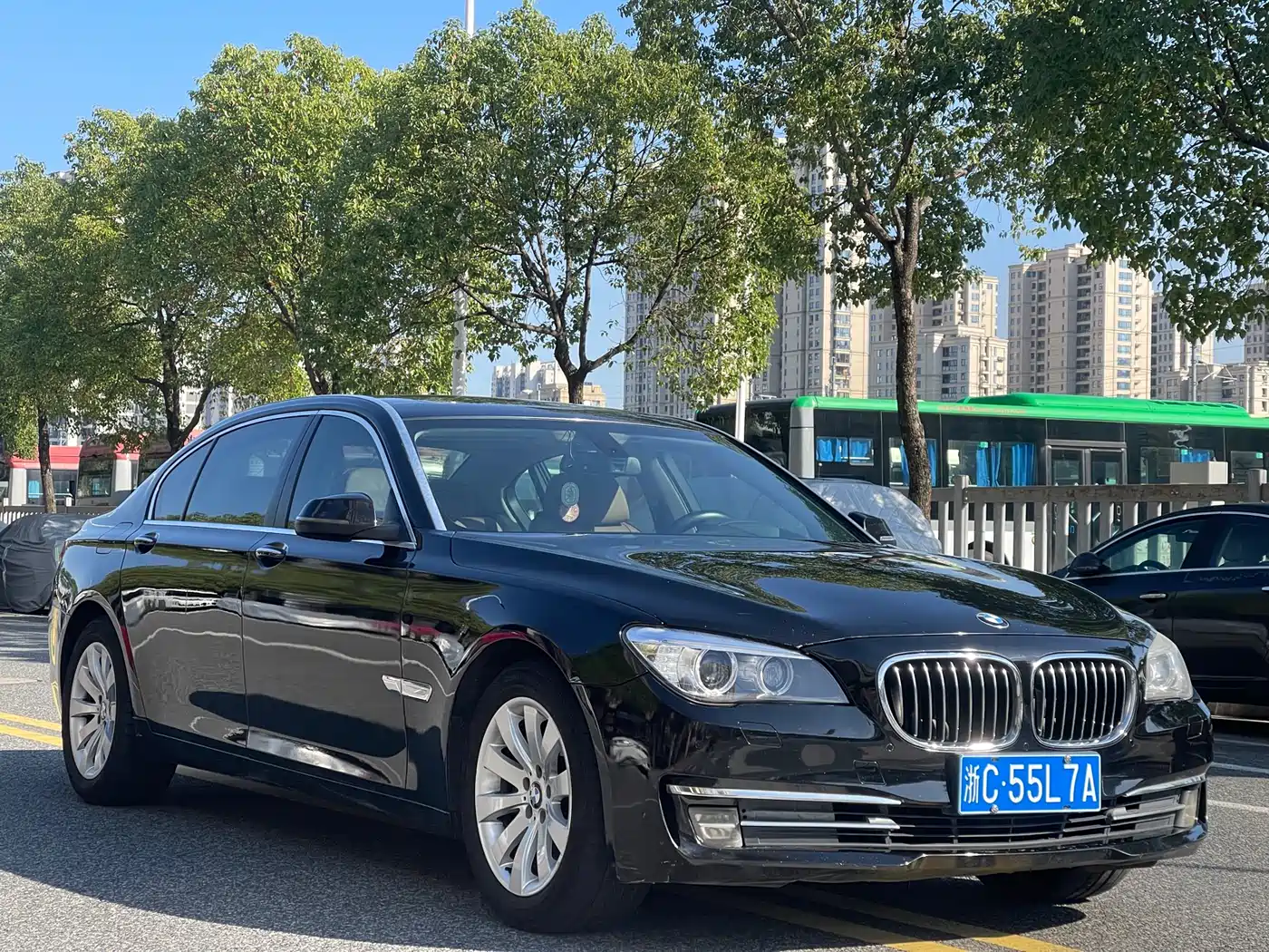 BMW 7 Series 2013 Model 740Li Leading фото 3