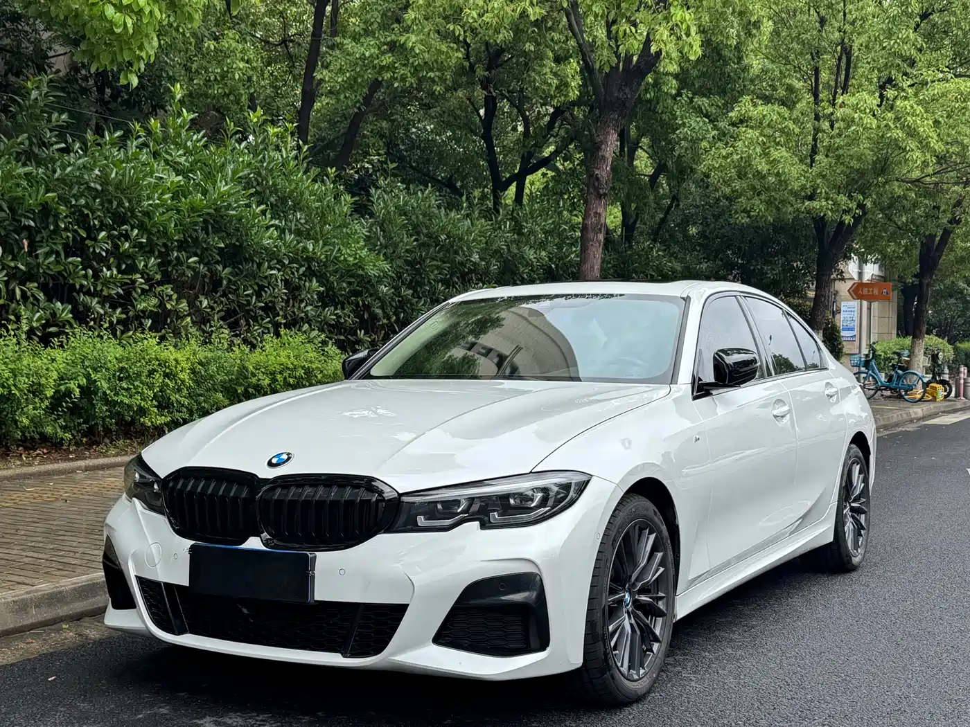 BMW 3 Series 2022 330i M Sport Shadow Edition