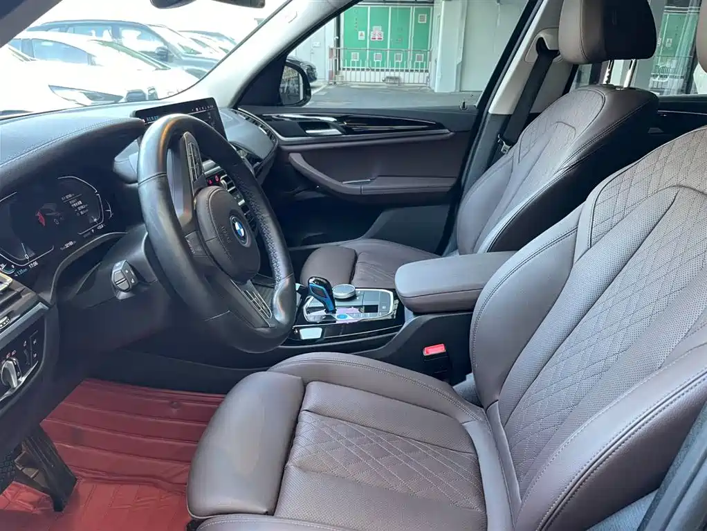 BMW iX3 2023 Leading Type фото 8