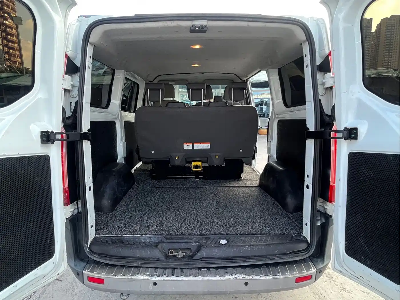 Ford Transit 2021 2019 2.0T Diesel Business Travel Short Wheelbase Low Roof 7-seater China VI