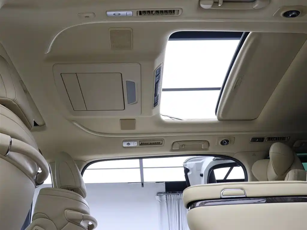 Toyota Alphard 2021 Hybrid 2.5L Premium фото 8