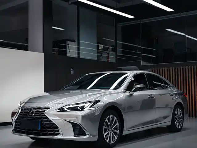 Lexus ES 2025 200 Ultimate Edition