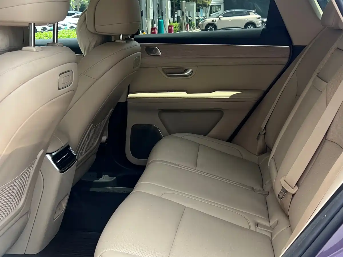 AITO Wenjie AITO M5 2025 Extended Range Ultra AWD фото 12