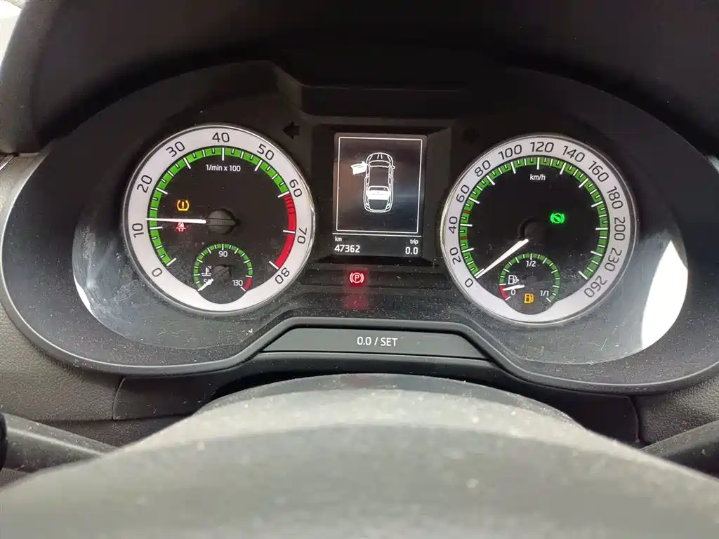 Škoda Octavia 2018 TSI230 DSG Luxury Edition фото 5