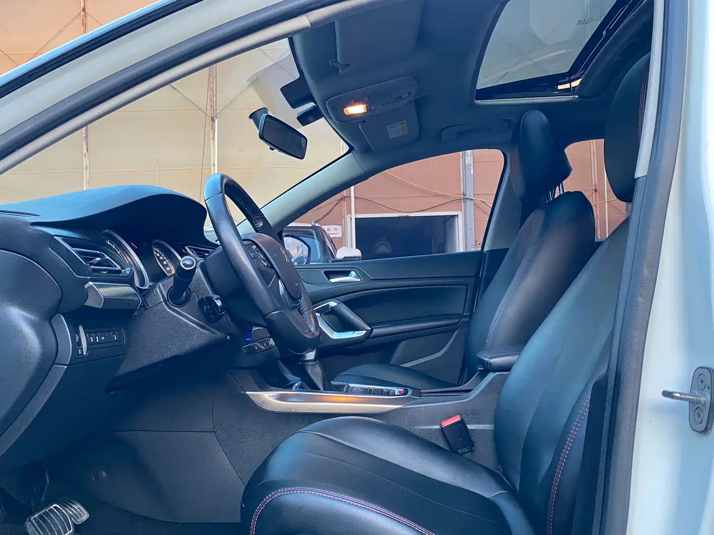 Peugeot 408 2014 1.8L Automatic Luxury Edition фото 7