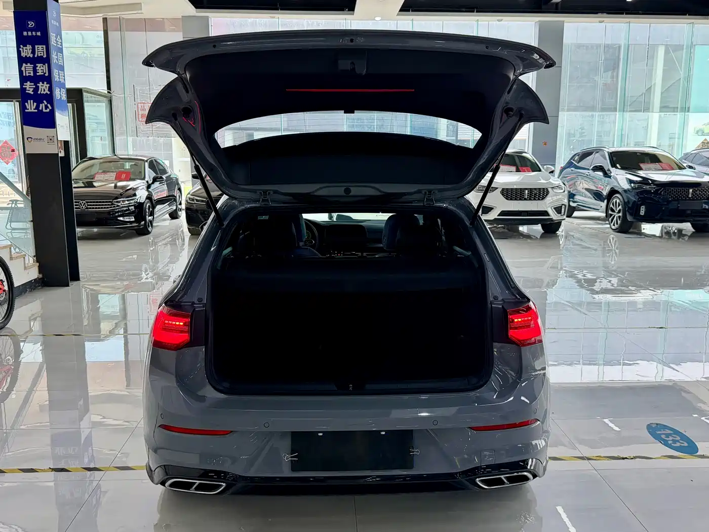 Volkswagen Golf 2023 Facelift 280TSI DSG R-Line Lite фото 12
