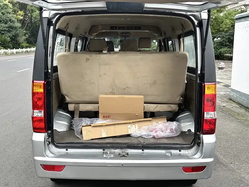 Dongfeng Xiaokang C37 2022 2018 1.5L Classic Model II DK15