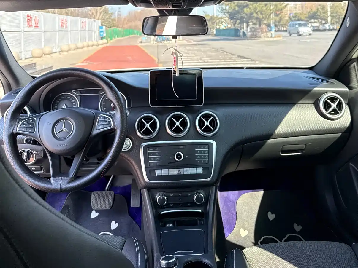 Mercedes-Benz A-Class (Import) 2017 A 180 фото 10