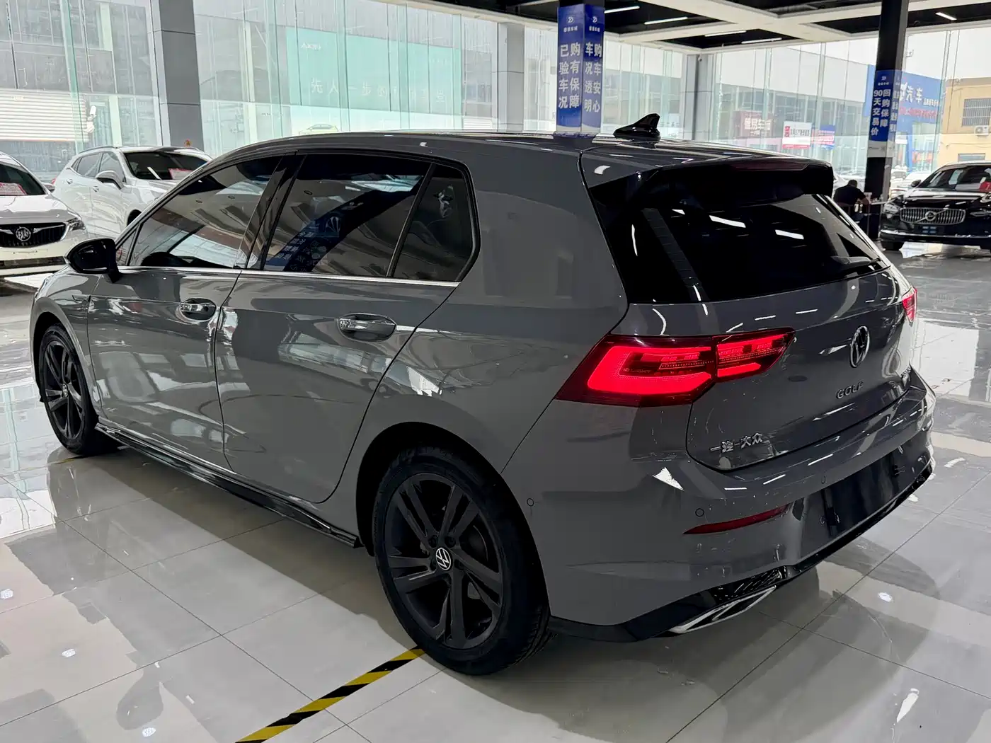 Volkswagen Golf 2023 Facelift 280TSI DSG R-Line Lite фото 9