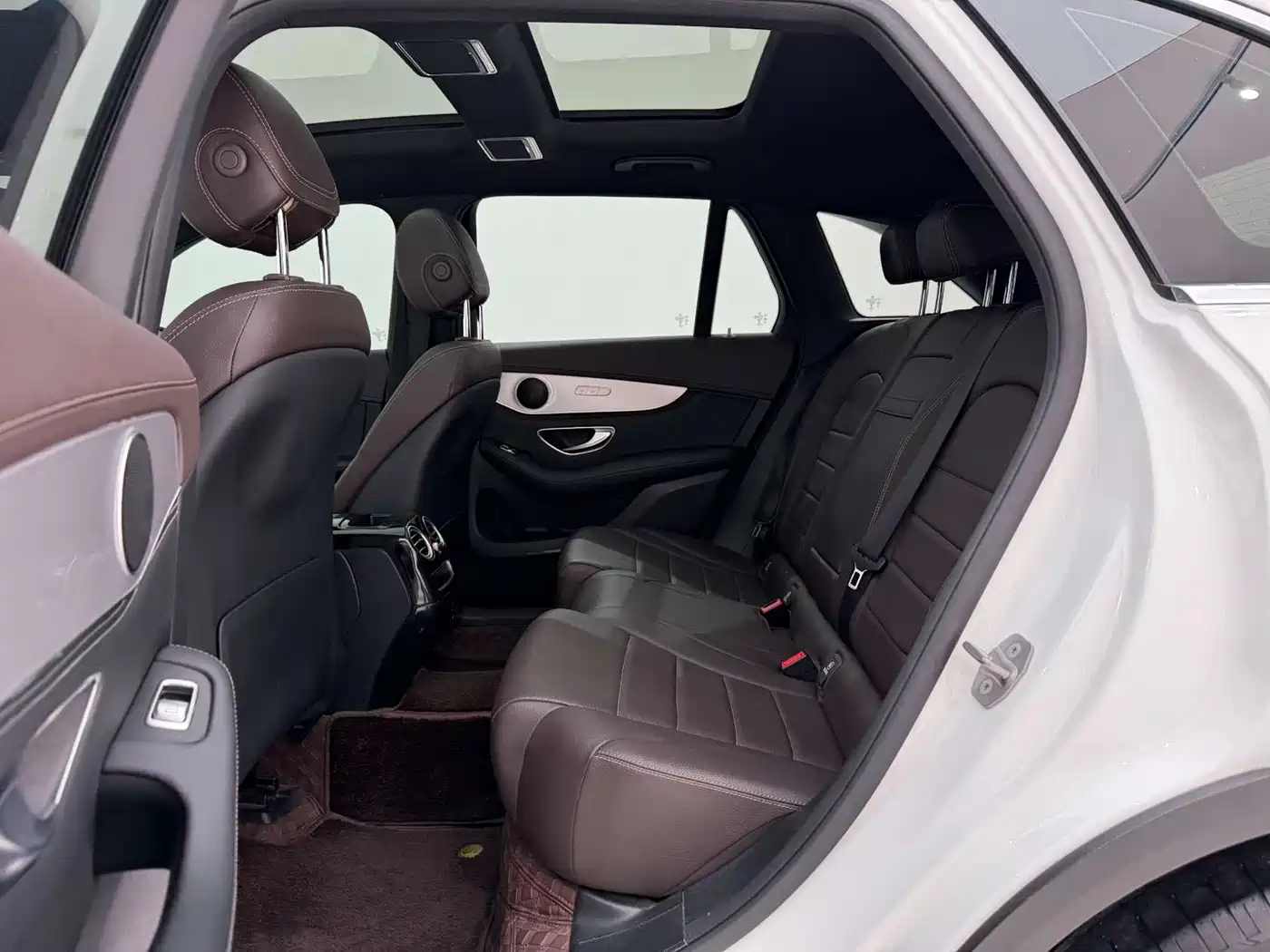 Mercedes-Benz GLC 2020 Facelift GLC 260 L 4MATIC Dynamic фото 15