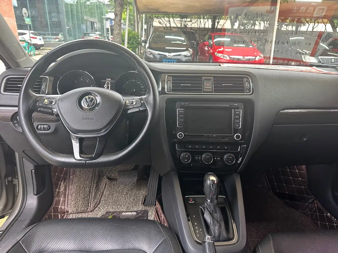 Volkswagen Sagitar 2017 230TSI Automatic Luxury фото 7