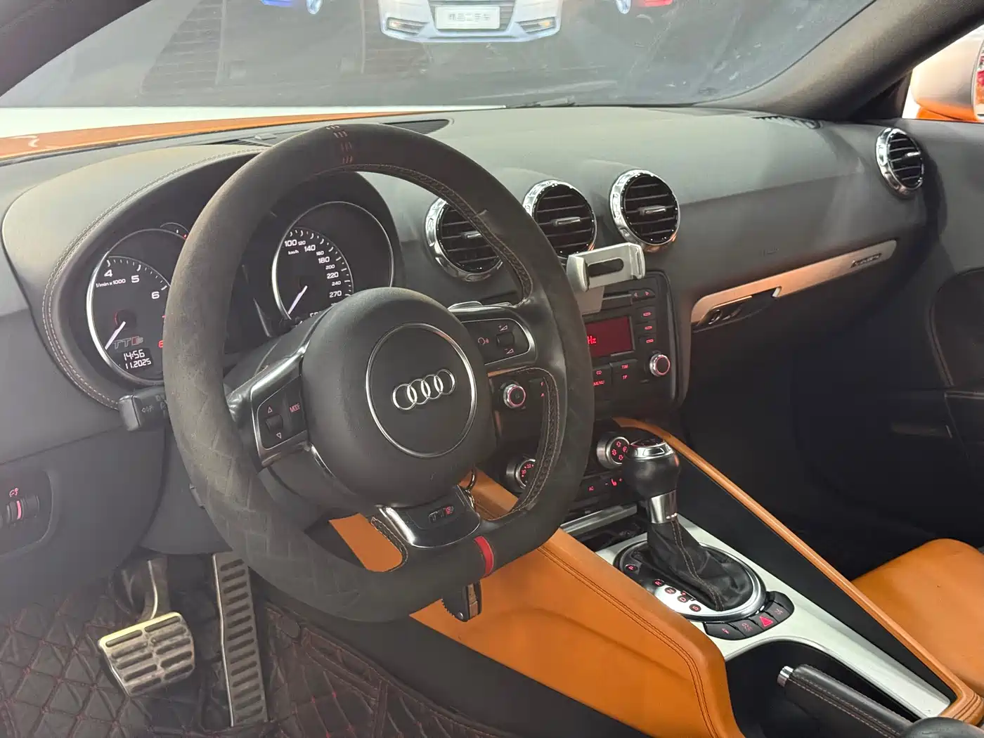 Audi TTS 2011 Model TTS Coupe 2.0TFSI quattro фото 6