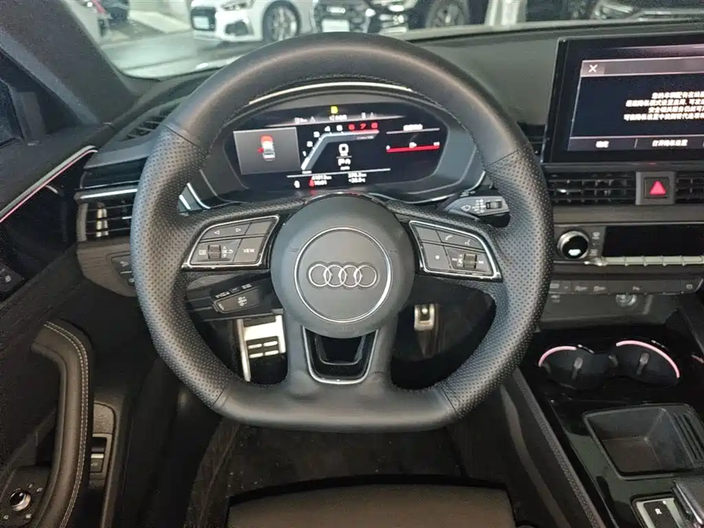 Audi A4L 2023 40 TFSI Luxury Sport фото 17