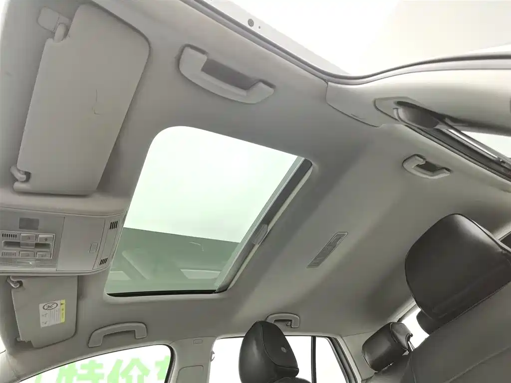 Volkswagen Golf 2016 1.6L Automatic Comfort фото 14