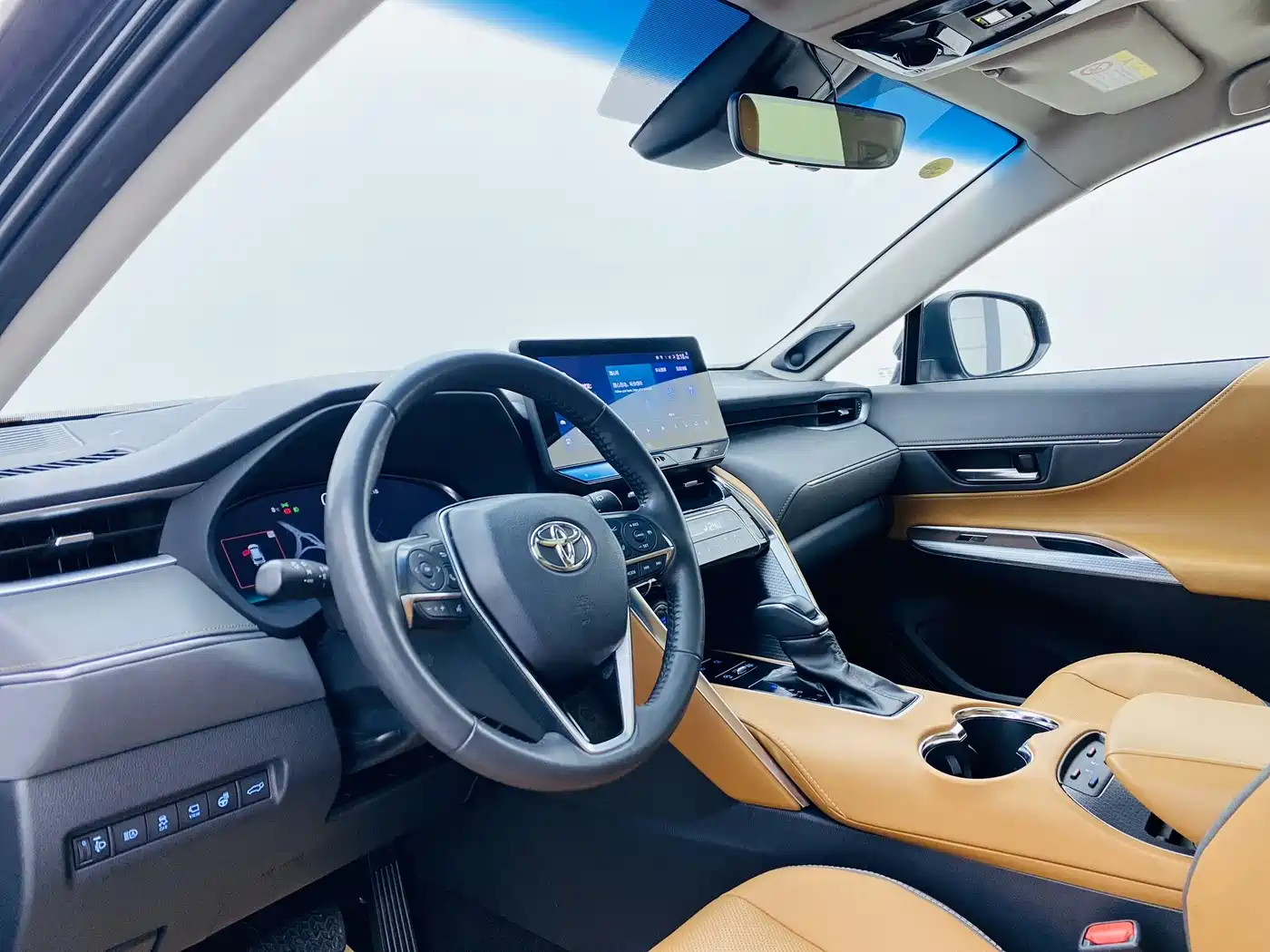 Toyota Venza 2022 2.0L CVT AWD Ultimate Edition фото 12