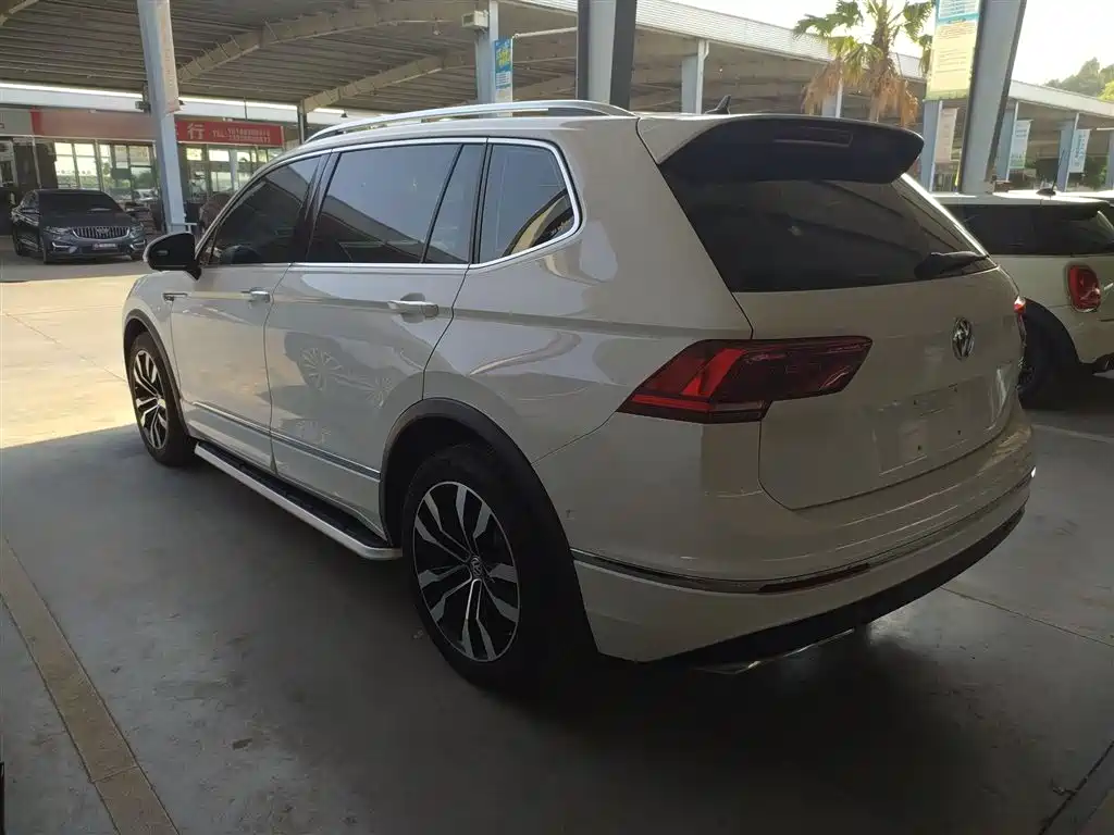 Volkswagen Tiguan L 2020 330TSI Auto 2WD R-Line Flagship China VI фото 5