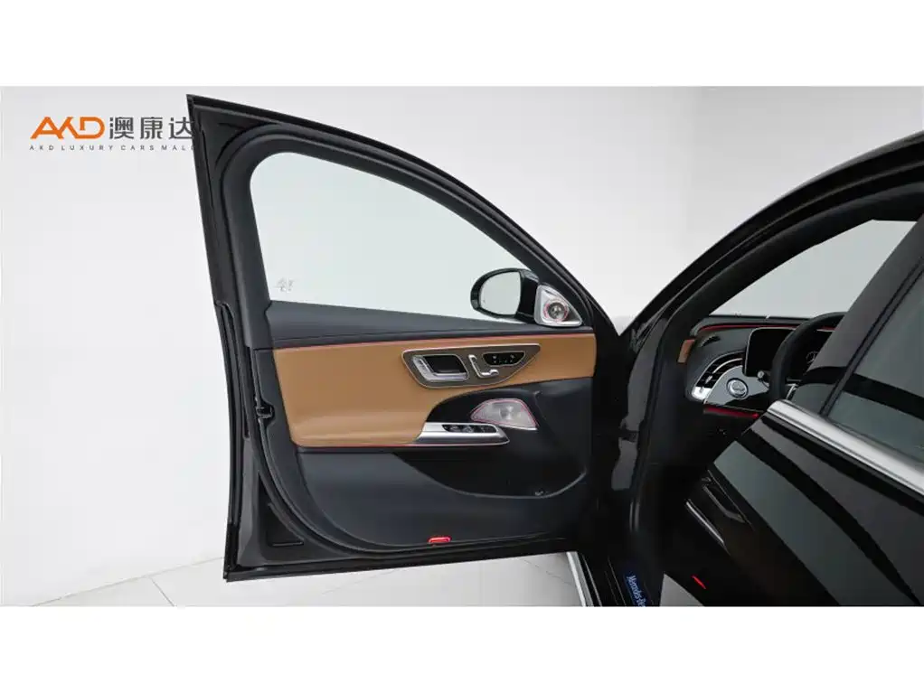 Mercedes-Benz E-Class New Energy 2024 2024 E 350 e L Plug-in Hybrid Sedan