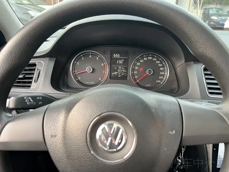 Volkswagen Lavida 2013 1.4TSI Manual Luxury Edition фото 8