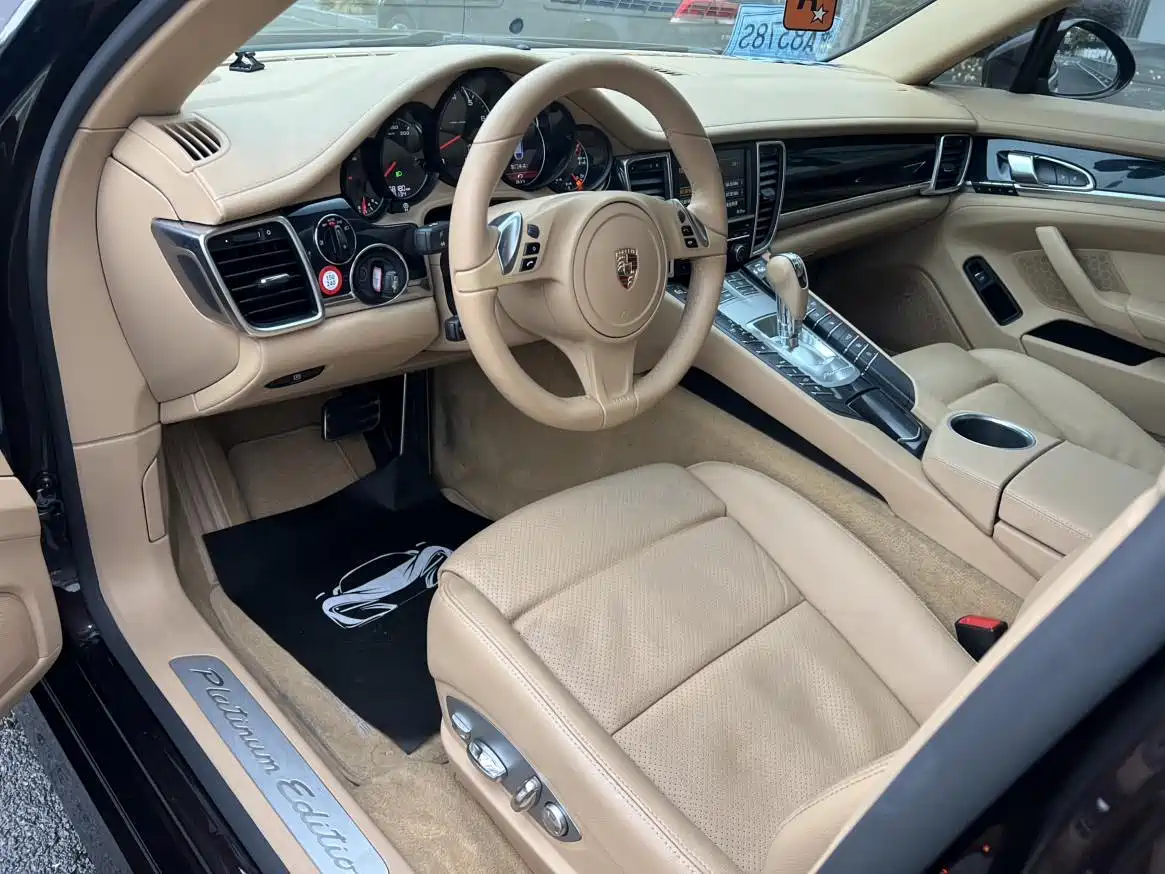 Porsche Panamera 2013 Panamera Platinum Edition 3.6L фото 6