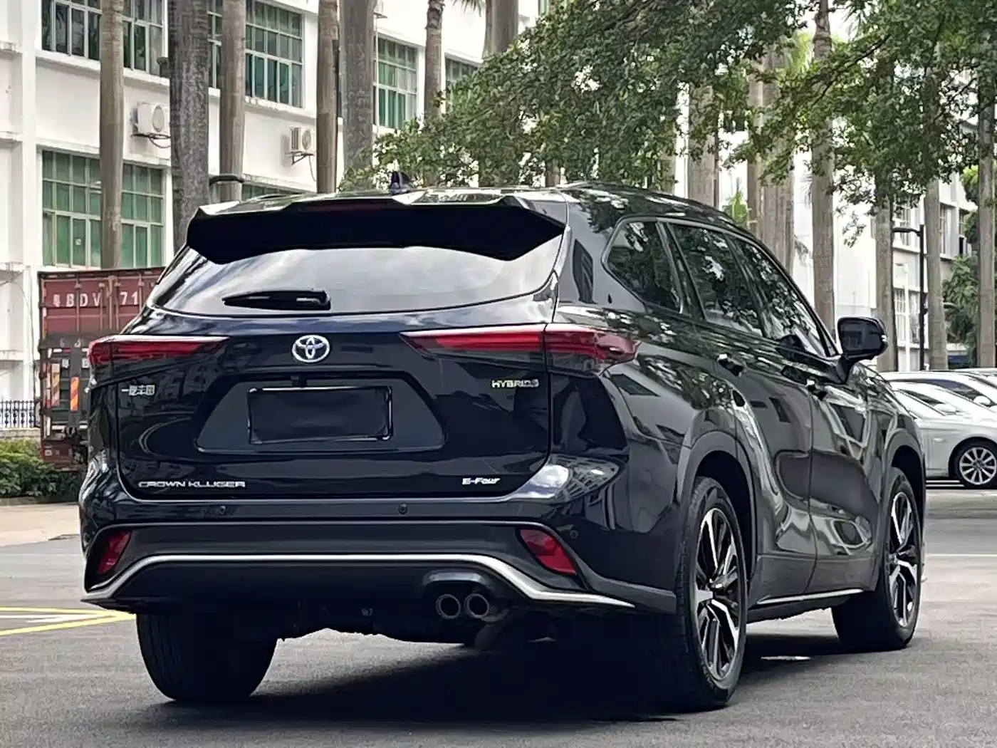 Toyota Crown Kluger 2023 2.5L HEV AWD Luxury Edition фото 16
