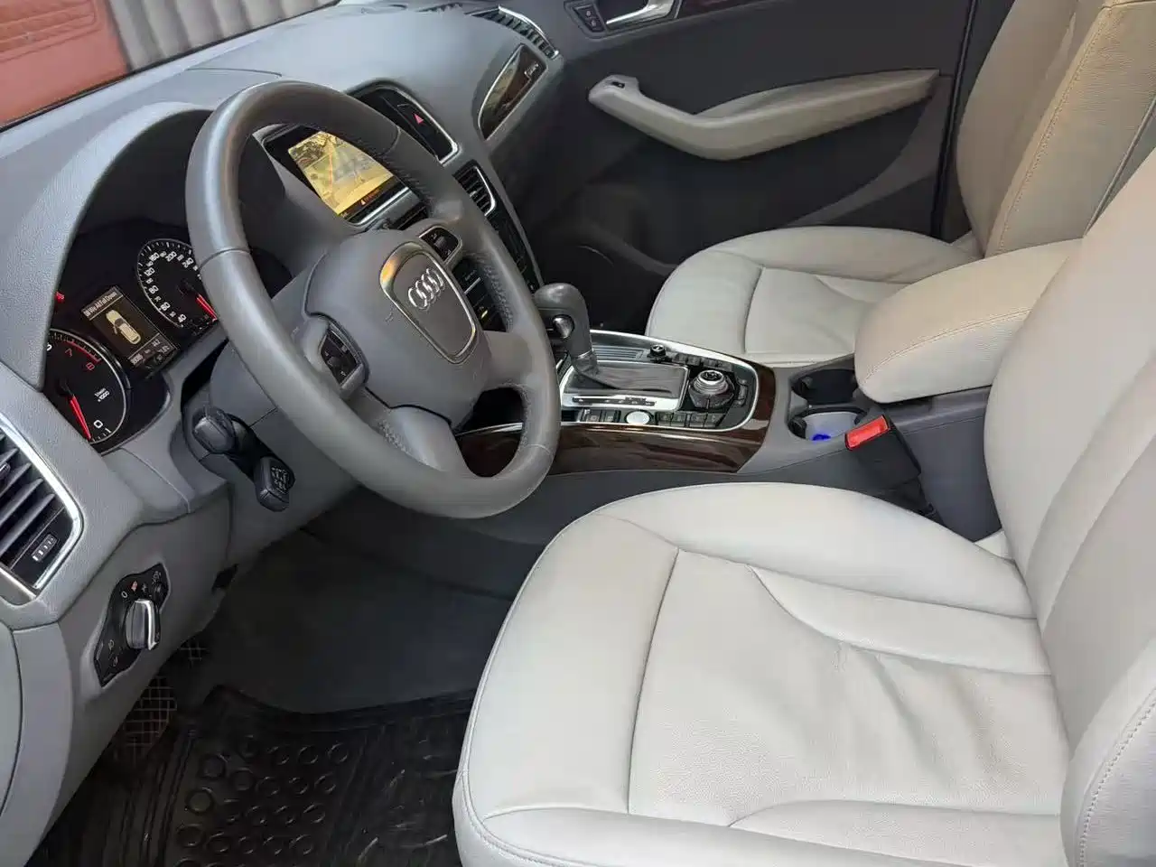 Audi Q5 2011 2.0TFSI Comfort фото 11
