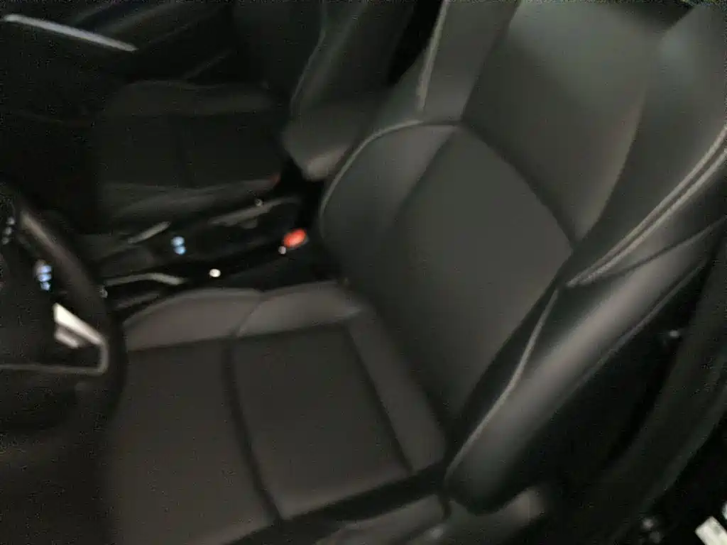 Toyota Frontlander 2023 2.0L CVT Luxury Edition фото 22