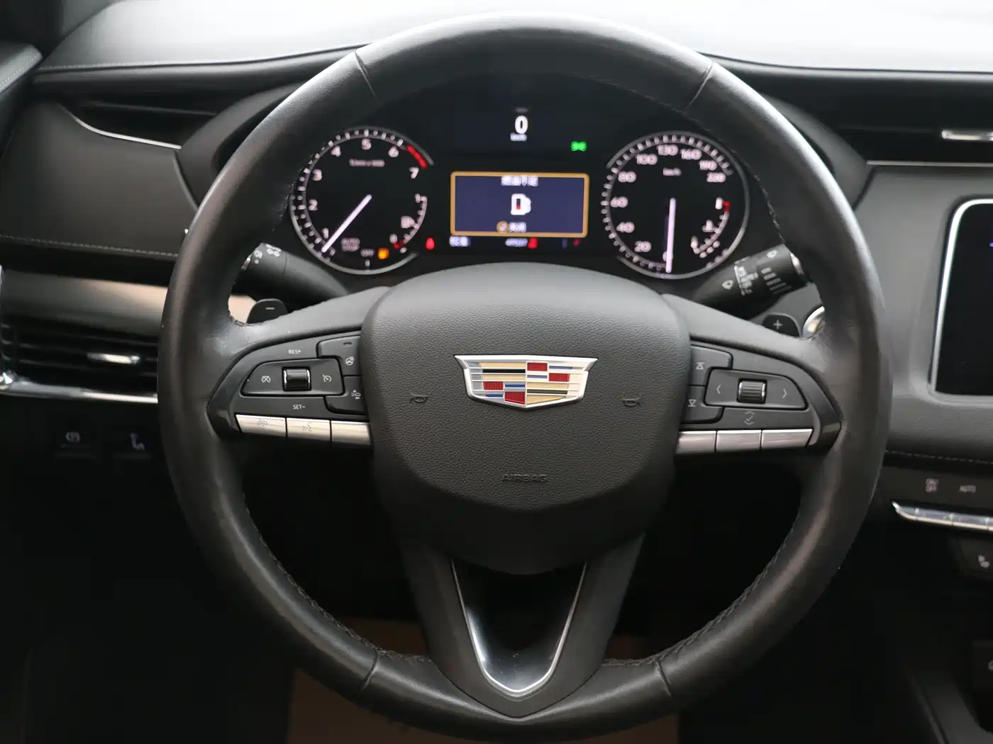 CADILLAC XT4