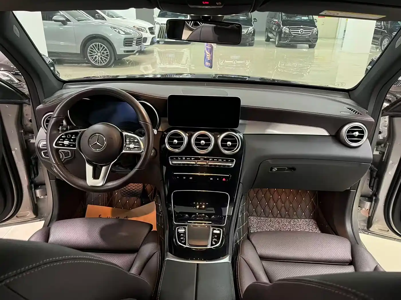 Mercedes-Benz GLC 2021 GLC 260 L 4MATIC Sporty фото 5