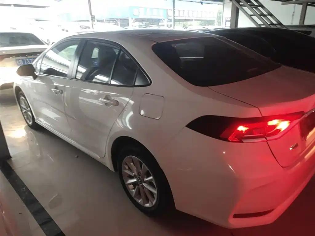Toyota Corolla 2021 1.2T S-CVT Elite PLUS Edition фото 5